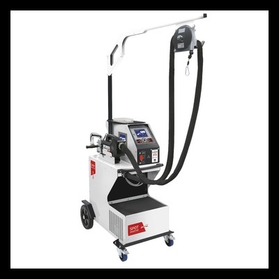 Máquina industrial branca e preta com ecrã digital e cabos