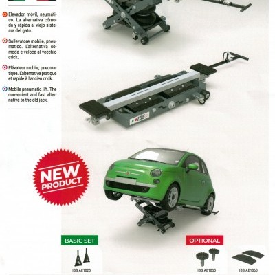 Elevador móvel pneumático IBS 1012 com carro verde suspenso e acessórios em fundo branco