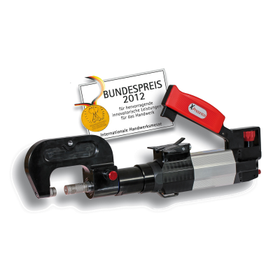 Ferramenta elétrica com etiqueta vermelha e corpo metálico