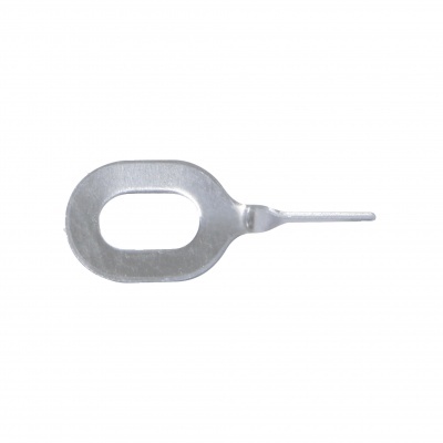 Ferramenta metálica prateada para abrir compartimentos