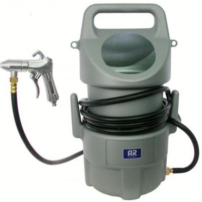 Equipamento de jato de ar comprimido cinzento com mangueira e bocal metálico.