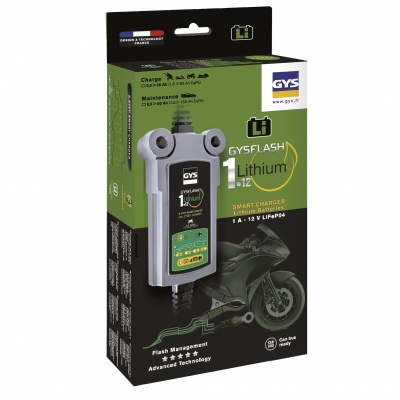 Embalagem do carregador inteligente GYSFLASH Lithium 1.12 verde e preto com imagem de mota