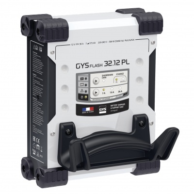 Carregador de bateria GYS FLASH 32.12 PL branco com detalhes pretos e painel frontal com luzes indicadoras.