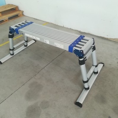 Banco de trabalho dobrável em alumínio com pés ajustáveis