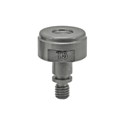 Parafuso metálico prateado com inscrição T5 na cabeça.