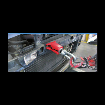 Suporte metálico vermelho para reparação automóvel ligado a veículo numa oficina