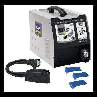Máquina de soldar GYS DUCTION AUTO com acessórios sobre fundo branco