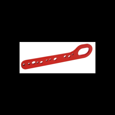 Peça metálica vermelha com orifícios e alça oval