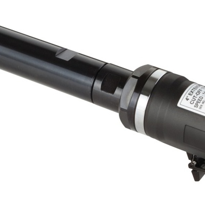 Rebarbadora pneumática preta e prateada com disco de corte