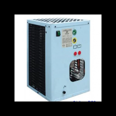 Unidade de refrigeração industrial azul clara com grelha preta e controles