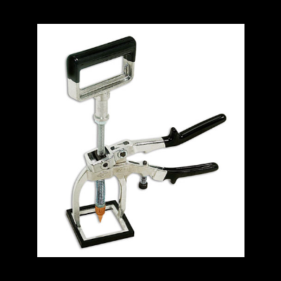 Ferramenta metálica com alças pretas e punho retangular