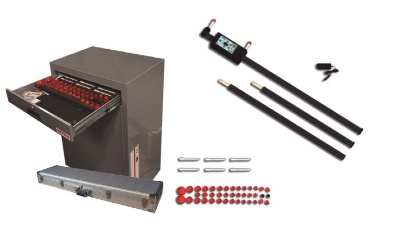 Caixa metálica cinza com gaveta e componentes vermelhos e pretos e acessórios sobre fundo branco