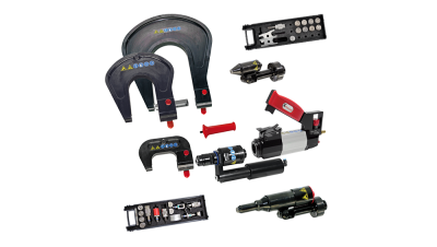 Conjunto de ferramentas industriais preto e vermelho com grampos e acessórios.