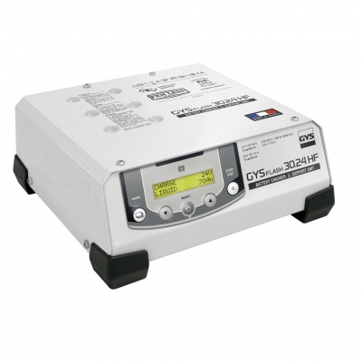 Carregador de bateria GYS FLASH 3024 HF branco com display digital e botões de controlo