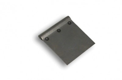 Espátula metálica pequena cinza escuro com três rebites pretos