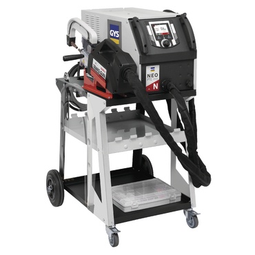 Equipamento industrial de soldadura GYS em carrinho com rodas