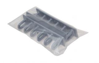 Suporte de parede com cinco ganchos de plástico cinzento embalado em saco plástico transparente