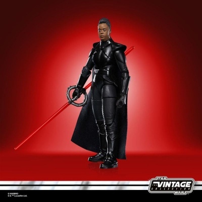 Figura de ação Star Wars com capa preta e sabre vermelho