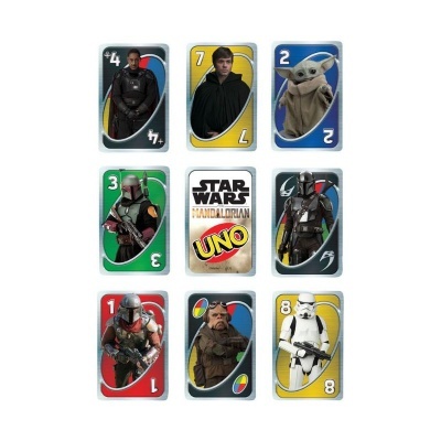 Cartas do jogo UNO Star Wars The Mandalorian com personagens e números coloridos