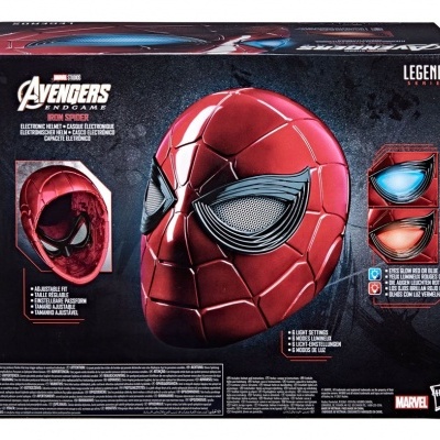 Máscara Homem-Aranha Avengers Endgame eletrónica com luzes LED e efeitos sonoros em caixa preta