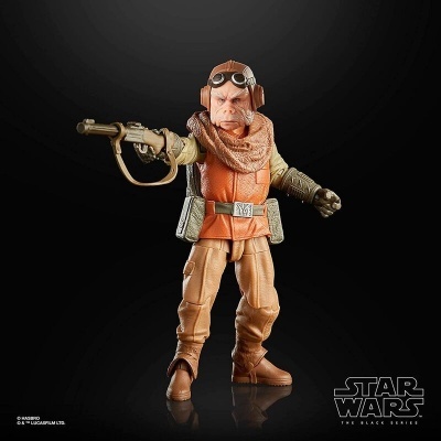 Figura de ação Star Wars com roupa de ar livre e arma, fundo preto
