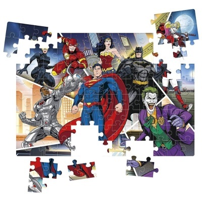 Puzzle DC Comics com personagens principais e vilões