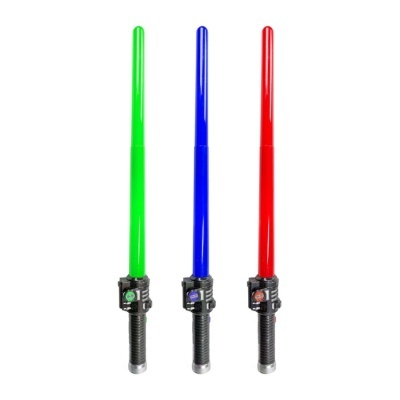Sabres de luz de brinquedo verde, azul e vermelho com punhos pretos