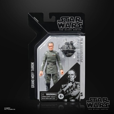 Figura de ação Star Wars Grand Moff Tarkin na embalagem preta