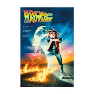Cartaz do filme Back to the Future com protagonista junto a carro futurista e fogo no chão