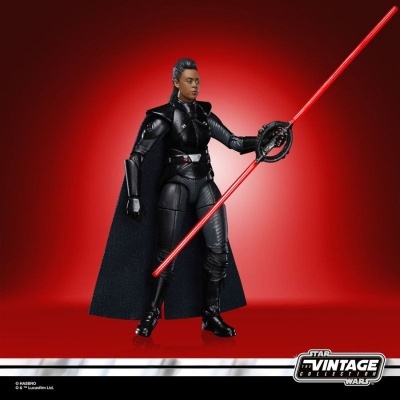 Figura de ação Star Wars Vintage Collection com roupa preta e sabre de luz vermelho