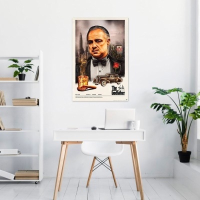 Poster decorativo de 'The Godfather' com homem de fato preto e rosa vermelha no bolso