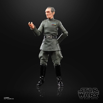 Figura de ação do Grand Moff Tarkin de Star Wars em uniforme cinzento com botas pretas