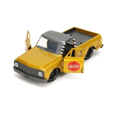 Modelo de carrinha pick-up amarela com portas abertas