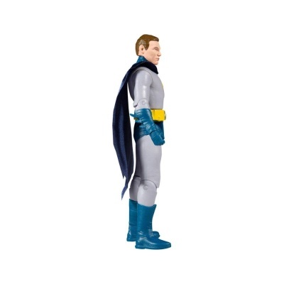 Figura de ação de super-herói com fato cinzento, botas e luvas azuis, cinto amarelo e capa azul escura