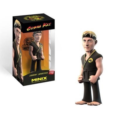 Figura colecionável Johnny Lawrence Cobra Kai com embalagem