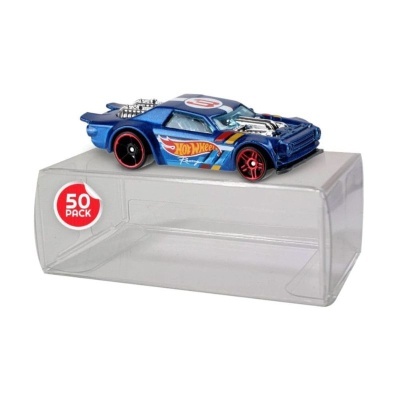 Carro Hot Wheels azul metálico com detalhes coloridos sobre caixa de plástico