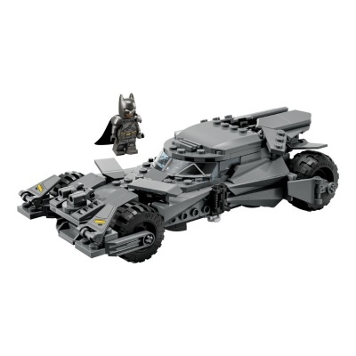 Miniatura LEGO Batman com carro batmóvel cinzento