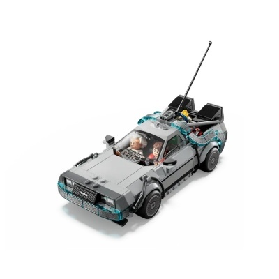 Modelo de carro cinzento de construção com bonecos no interior