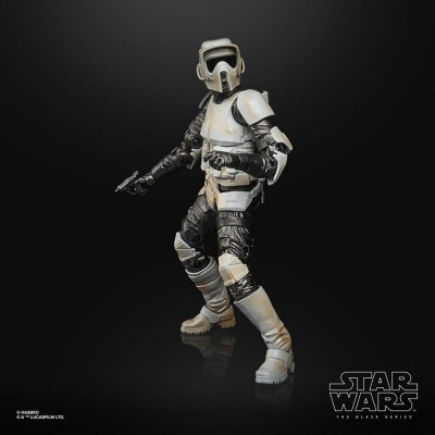 Figura de ação Star Wars com armadura branca e preta segurando pistola