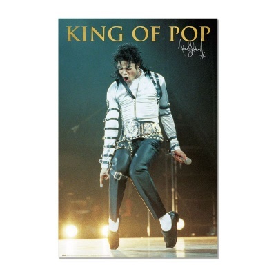 Poster de Michael Jackson em palco com texto KING OF POP