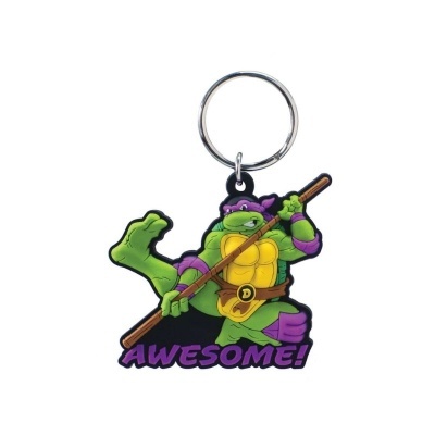 Porta-chaves em forma de tartaruga ninja verde e roxa com bastão e texto AWES0ME!