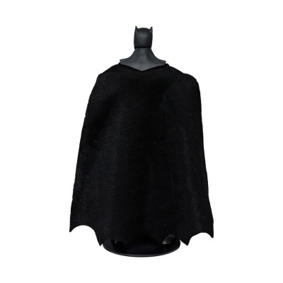 Figura de ação do Batman vestido de preto com capa e máscara