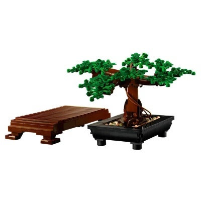 Modelo de bonsai LEGO com base preta e estrutura de madeira castanha clara