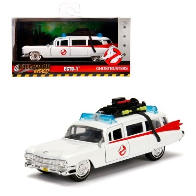Miniatura do carro ECTO-1 dos Ghostbusters em embalagem preta