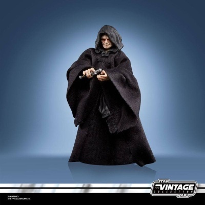 Figura Star Wars Vintage Collection com capa preta e arma