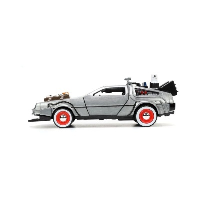 Miniatura de carro DeLorean prata com detalhes mecânicos e rodas vermelhas em fundo branco