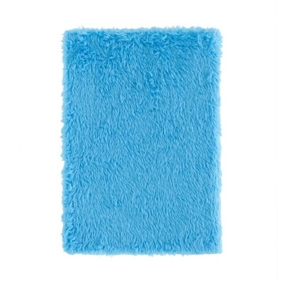 Tapete azul claro felpudo