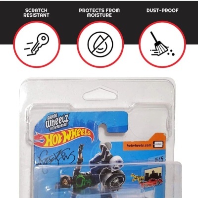 Miniatura de brinquedo Hot Wheels embalada em blister plástico com cartaz azul e texto