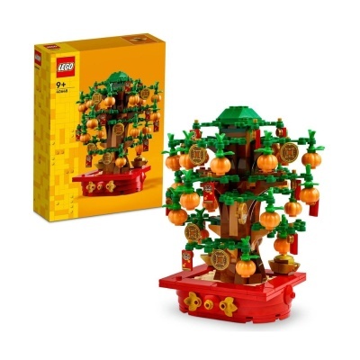Conjunto LEGO com árvore decorativa e base vermelha