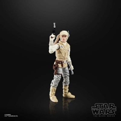 Figura de ação Star Wars com blasters em fundo preto